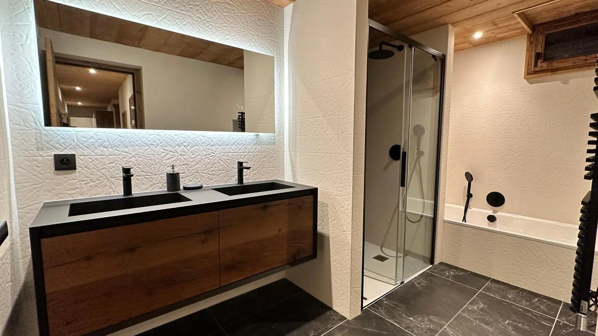Appartement Moderne Au Coeur De Notre-Dame-De-Bellecombe, Proche Pistes Et Commodites - Fr-1-505-185  Notre-Dame-de-Bellecombe